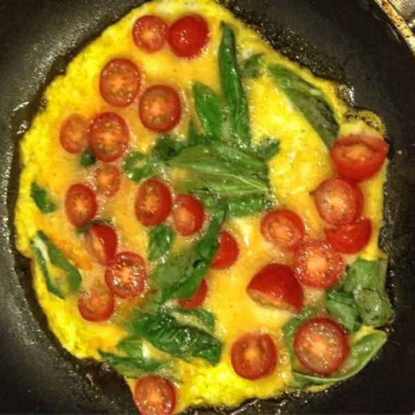 Tomato Basil Omelet