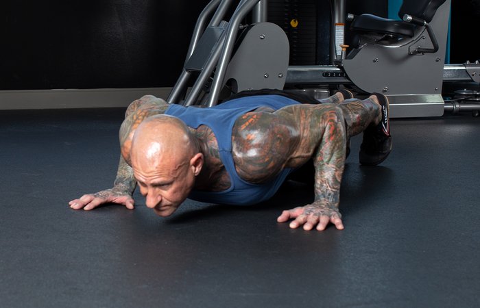 Jim Stoppani performing a Push-up.