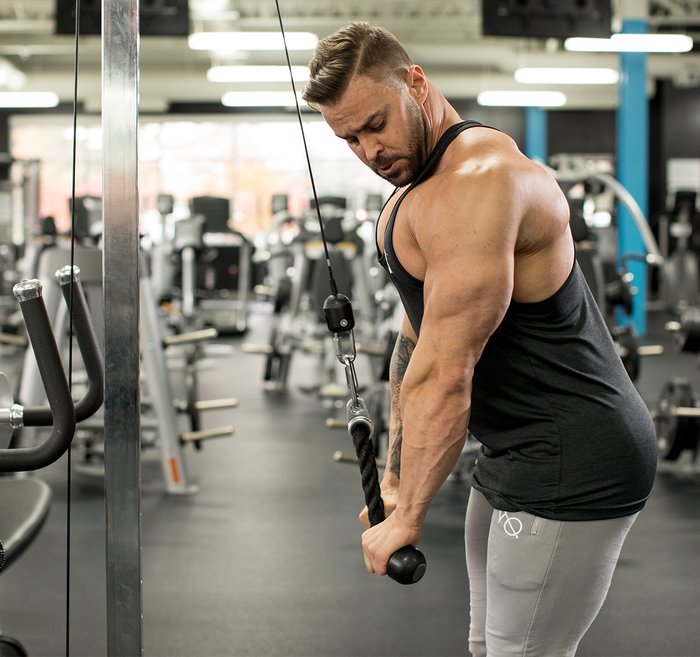 Get bigger triceps and biceps with this 15-minute workout